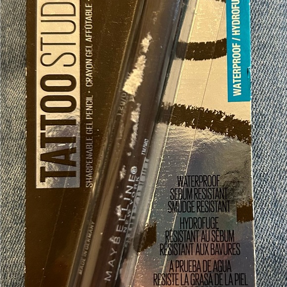 Makeup Bundle - Picture 2 of 6